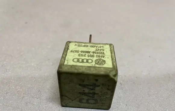 Audi A4 S4 B7 8E 8H Other relay 4H0951253