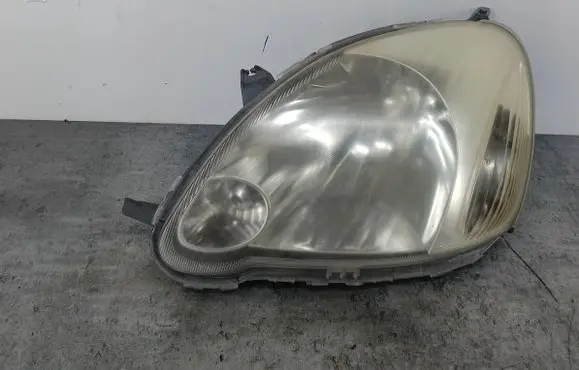 Toyota Yaris Headlight/headlamp 