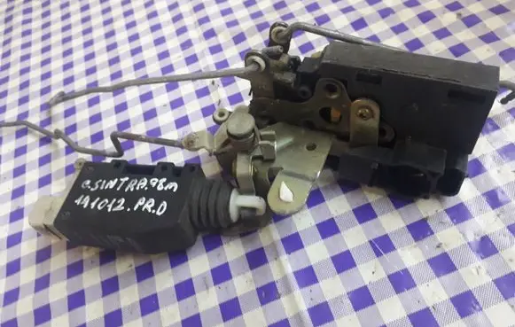 Opel Sintra Front door lock
