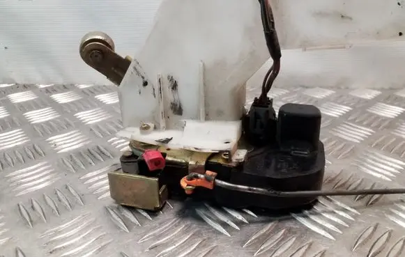 Jeep Cherokee III KJ Front door lock