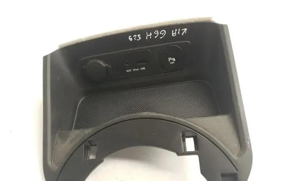 KIA Sportage AUX in-socket connector 846313W910