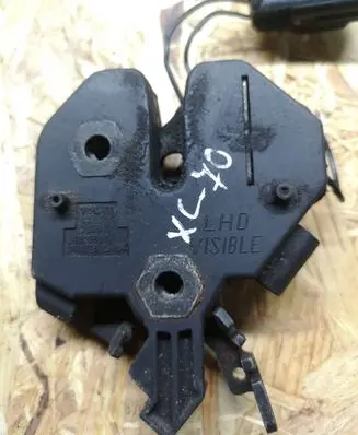 Volvo XC70 Engine bonnet/hood lock/catch 9483765 9483764