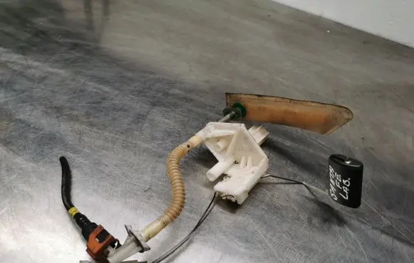 Hyundai Santa Fe Fuel level sensor 