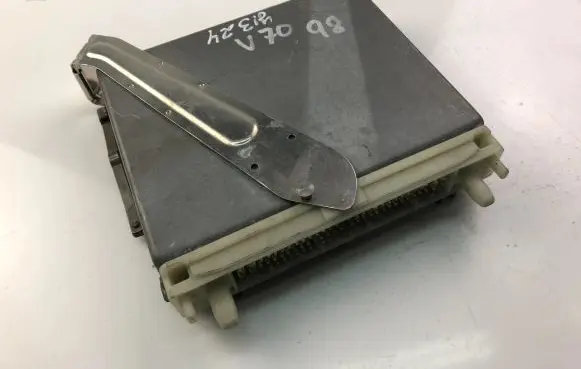 Volvo V70 Engine control unit/module ECU 0261204296