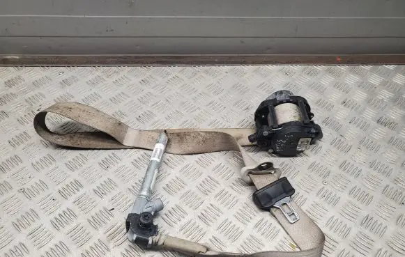Chrysler Pacifica Front seatbelt 630009400C P5LA361D2AD 6309753CXC