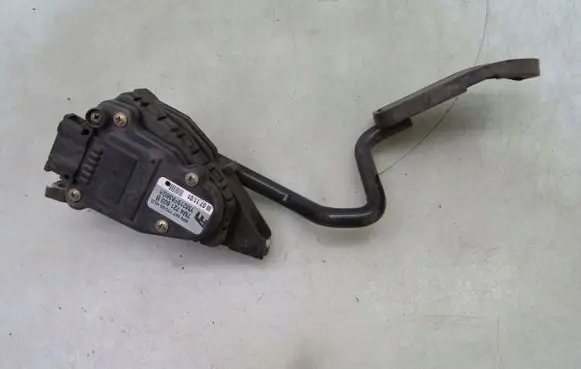 Ford Galaxy Accelerator throttle pedal 7M4721603B YM219F836GA