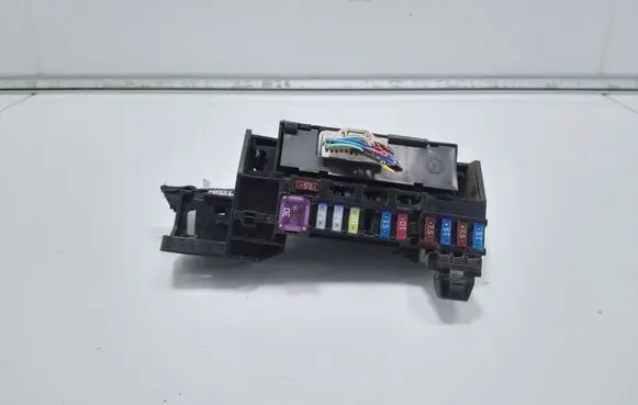 Mazda 3 I Other control units/modules BHN9675U0A