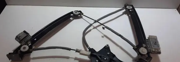 Ford Mustang VI Front door window regulator with motor C28603102
