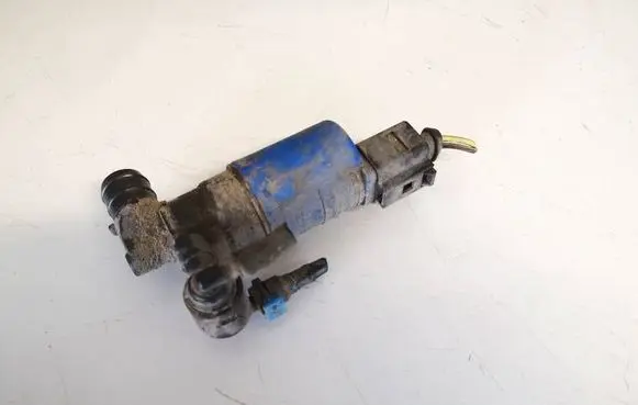 Volvo V60 Windscreen/windshield washer pump av6113k082aa av61-13k082-aa