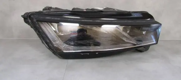 Skoda Octavia Mk4 Headlight/headlamp 5E4941016A 030111823400 LE18A6419