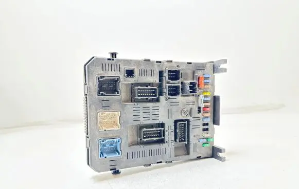 Peugeot 307 BSM Control unit 21676031 00192915 281133963A1