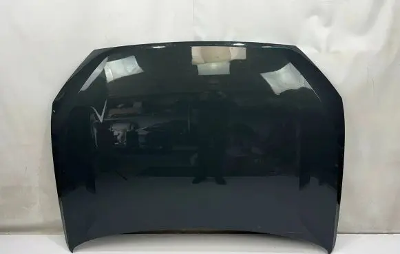 Audi Q2 - Engine bonnet/hood