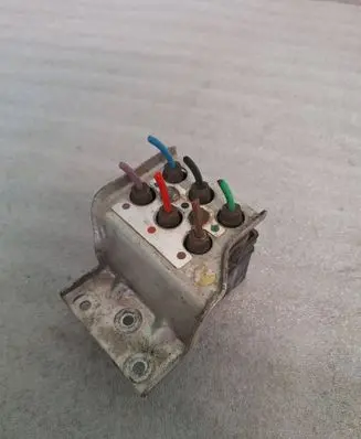 Audi A8 S8 D3 4E Air suspension valve block 