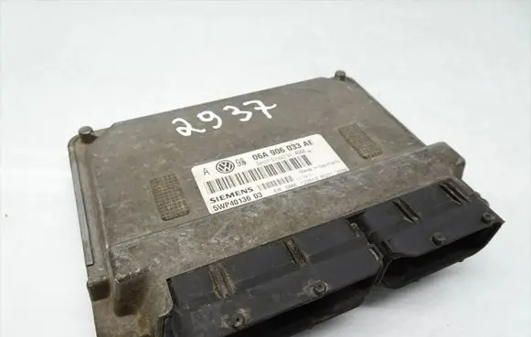 Volkswagen Bora Engine control unit/module 06A906033AE 5WP40136