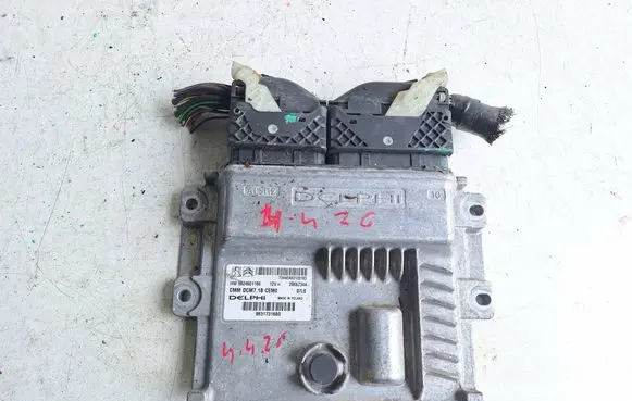 Peugeot Boxer Engine control unit/module 9824601180 28667344 9831731680
