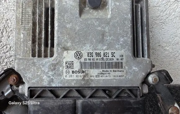 Volkswagen Golf V Engine control unit/module 03G906021SC