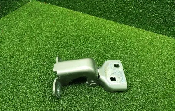 Renault Trafic III (X82) Front door upper hinge 804005400R