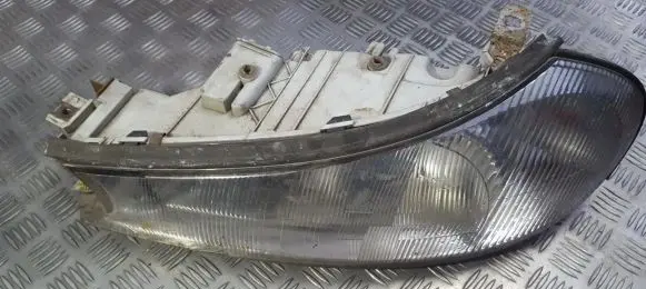 Ford Mondeo MK II Headlight/headlamp 1305615037 0301098605