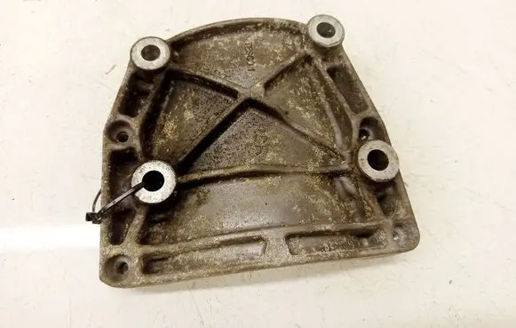 Honda Civic Engine mounting bracket 