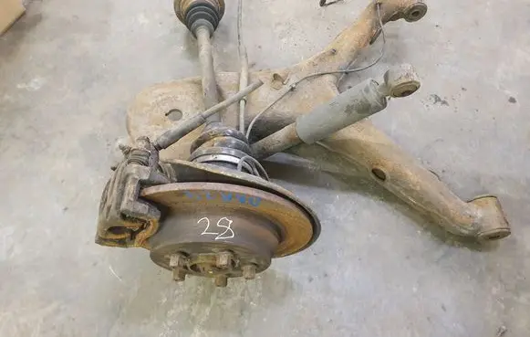 Mercedes-Benz Vito Viano W639 Rear wheel hub spindle/knuckle R06035