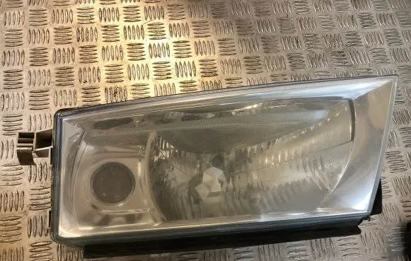 Skoda Octavia Mk1 (1U) Headlight/headlamp 1U1941017P