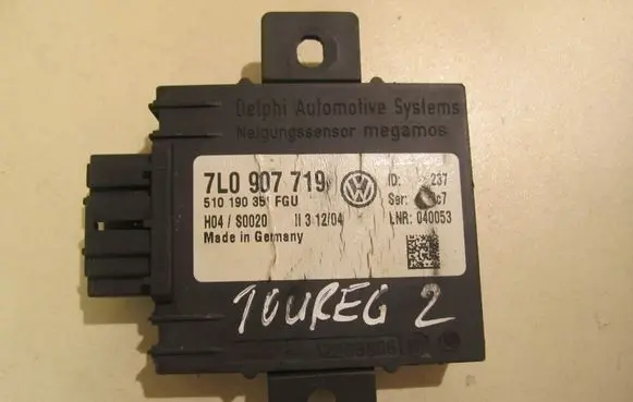 Volkswagen Touareg I Alarm control unit/module 7L0907719