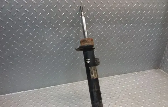 BMW 1 E81 E87 Front shock absorber/damper 6771554