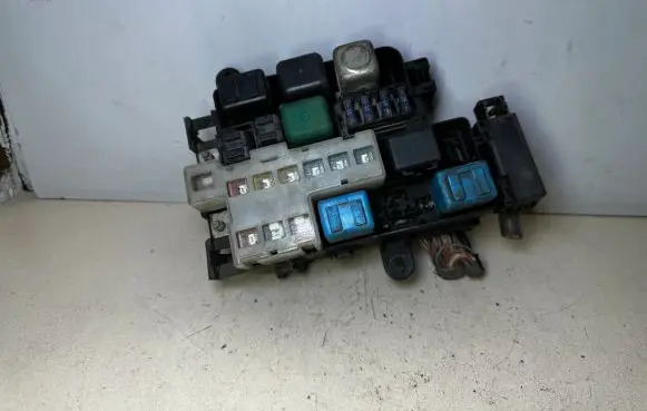 Ford Probe Fuse module H301 B458 KA30