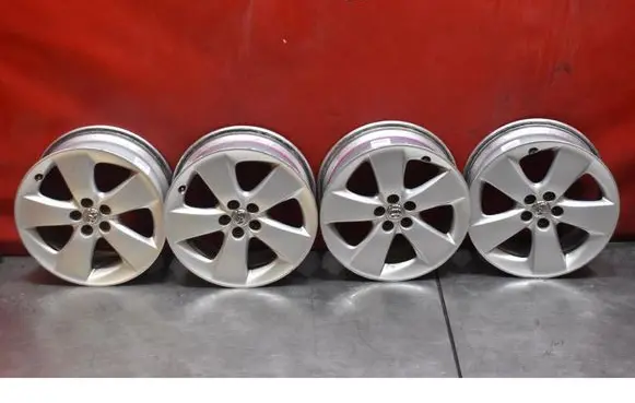 Toyota Prius+ (ZVW40) R18 alloy rim SZ21E