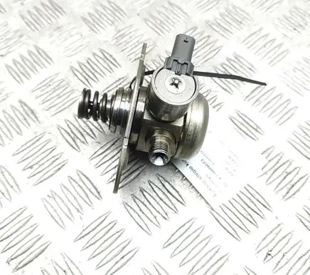 BMW X1 F48 F49 Fuel injection high pressure pump 7636881 0261520249