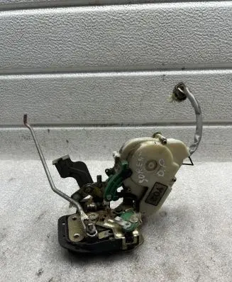 KIA Sorento Front door lock 041111