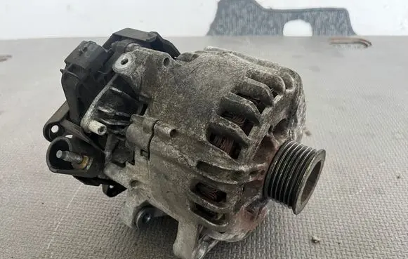 Peugeot 208 I Generator/alternator 9675753680 099867 514059187