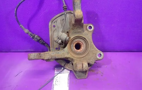 Opel Meriva A Front wheel hub spindle knuckle