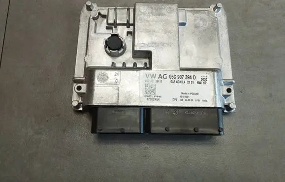 Volkswagen Polo VI Engine control unit/module 05C907394D 42022454
