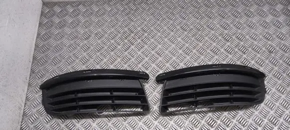Volkswagen Golf V Front bumper lower grill 1K0853665G 1K0853666J