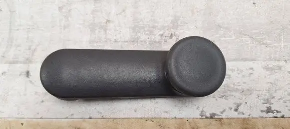Opel Zafira B Front door window winding handle 90247150