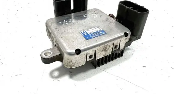 Lexus GS 300 350 430 450H Fan control module 8925730070 4993003300
