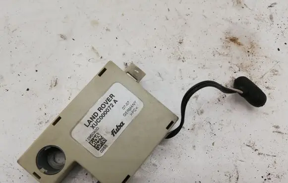 Land Rover Discovery 3 - LR3 Aerial antenna amplifier XUC000072A