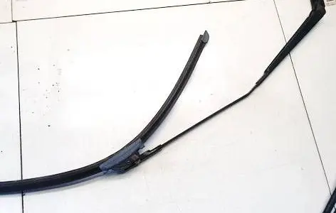 Peugeot 407 Front wiper blade arm 