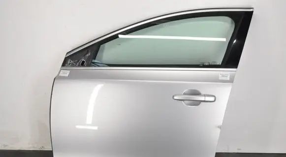 Volvo V40 Front door 