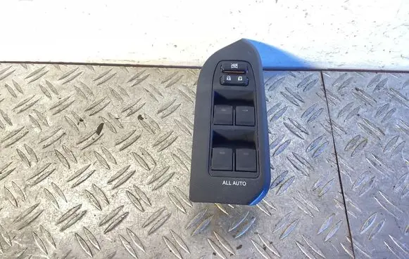 Toyota Auris 150 Electric window control switch 515220