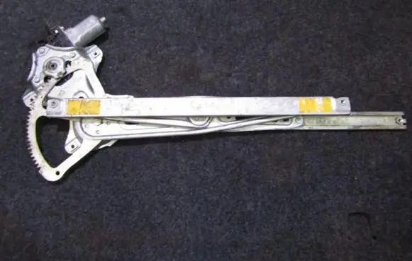 Toyota Yaris Sliding door window regulator with motor