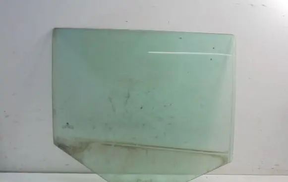 Skoda Fabia Mk2 (5J) Rear door window glass 