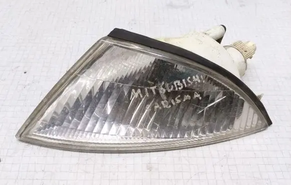Mitsubishi Carisma Front indicator light MB952157 010099