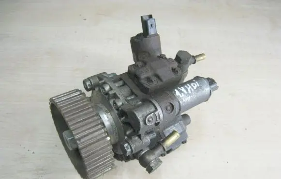 Peugeot 1007 Fuel injection high pressure pump 9658176080 5WS40008 A2C20000787