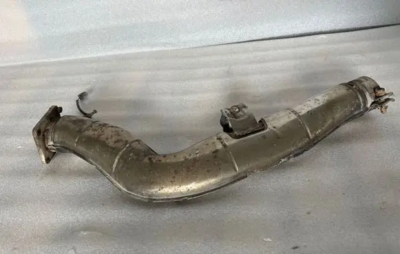 BMW 5 E60 E61 Exhaust gas pipe 7791587