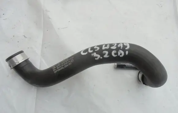 Mercedes-Benz CLS C219 Engine coolant pipe/hose A2115015482