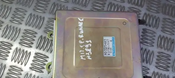 Mitsubishi Space Runner Engine control unit/module MD325403 E2T61597