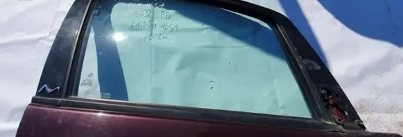 Lancia Musa Front door window glass four-door