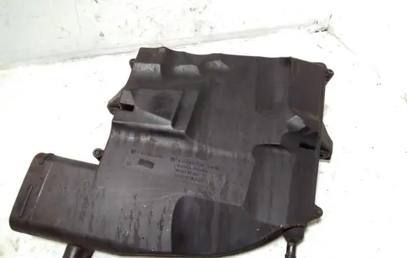 Mercedes-Benz ML W164 Air filter box A6420940304 A6420902101